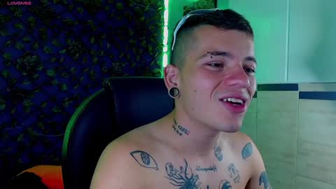 Snapshot of rennesanti chatting on 15, 1, 2025 R E N E online show from 15, 1, 2025