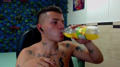 Snapshot of rennesanti chatting on 13, 2, 2025 R E N E online show from 13, 2, 2025