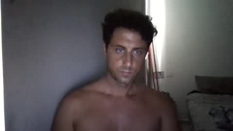 Snapshot of renud chatting on 8, 9, 2025 renud online show from 8, 9, 2025