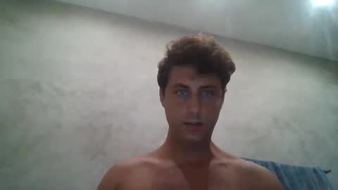 Snapshot of renud chatting on 10, 9, 2025 renud online show from 10, 9, 2025