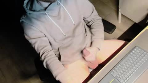 Snapshot of reswid chatting on 28, 10, 2025 reswid online show from 28, 10, 2025