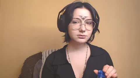 Snapshot of retaroessler chatting on 7, 4, 2026 Sofia online show from 7, 4, 2026