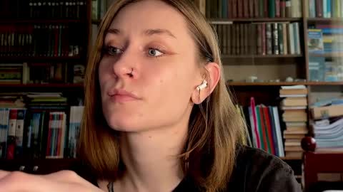 Snapshot of retromarie chatting on 1, 4, 2026 Rie online show from 1, 4, 2026