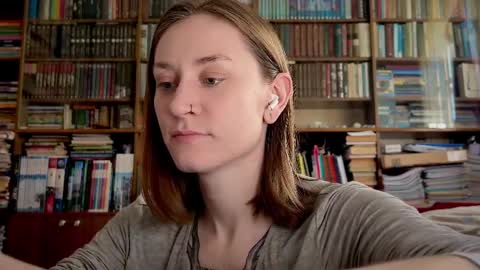 Snapshot of retromarie chatting on 8, 4, 2026 Rie online show from 8, 4, 2026