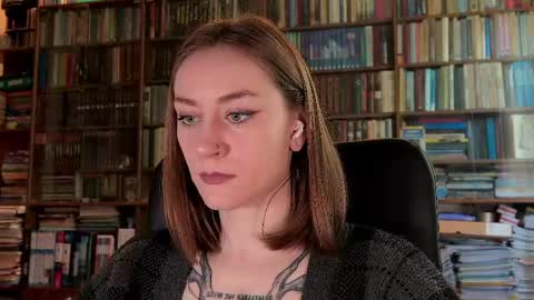 Snapshot of retromarie chatting on 25, 4, 2026 Rie online show from 25, 4, 2026