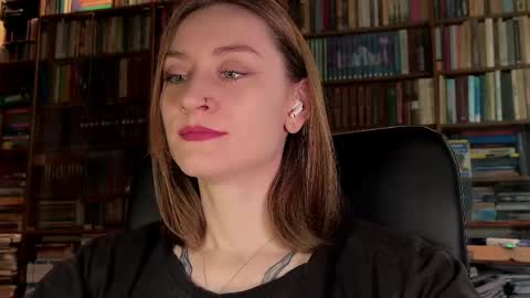 Snapshot of retromarie chatting on 29, 4, 2026 Rie online show from 29, 4, 2026