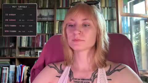 Snapshot of retromarie chatting on 2, 7, 2026 Rie online show from 2, 7, 2026