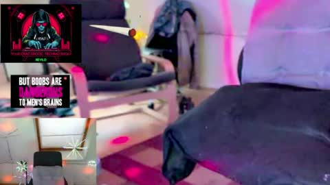 Snapshot of revilo80 chatting on 15, 6, 2026 revilo80 online show from 15, 6, 2026