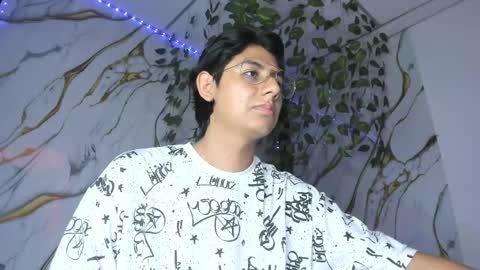 Snapshot of reylatino24 chatting on 6, 6, 2026 reylatino24 online show from 6, 6, 2026