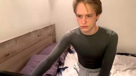 Snapshot of reynasweet_ chatting on 31, 5, 2026 Lola online show from 31, 5, 2026