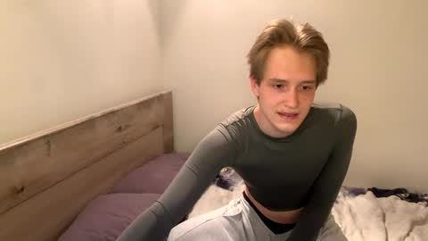 Snapshot of reynasweet_ chatting on 31, 5, 2026 Lola online show from 31, 5, 2026