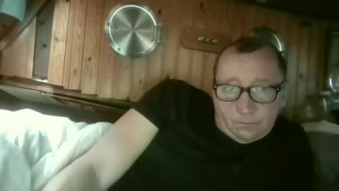 Snapshot of rezznova chatting on 25, 4, 2026 Joe online show from 25, 4, 2026