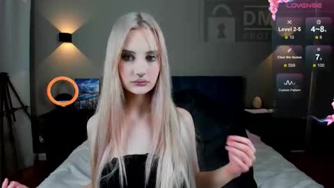 Ria Woods online show from 9, 11, 2025