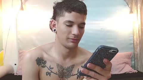 Snapshot of rich_de_la_rosa chatting on 17, 12, 2025 rich and kitty online show from 17, 12, 2025