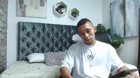 richar_voller online show from 10, 3, 2025