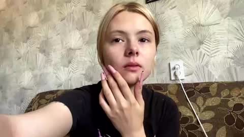 Snapshot of richellearmentrout chatting on 1, 7, 2026 jenny online show from 1, 7, 2026