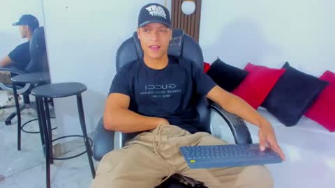 Ricky  online show from 17, 2, 2025