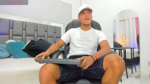 Ricky  online show from 21, 11, 2025