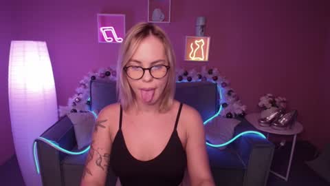 Snapshot of rikaraily chatting on 21, 12, 2024 Rika online show from 21, 12, 2024