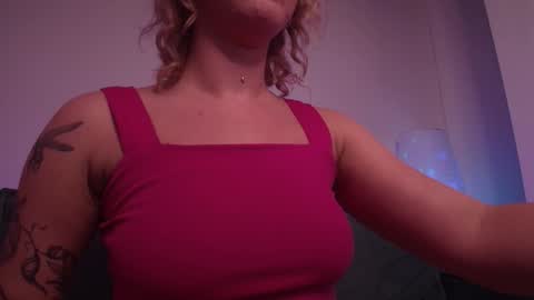 Snapshot of rikaraily chatting on 7, 2, 2025 Rika online show from 7, 2, 2025