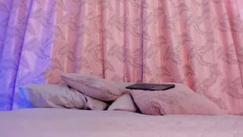 Snapshot of riley_bensongh chatting on 18, 9, 2025 Riley online show from 18, 9, 2025