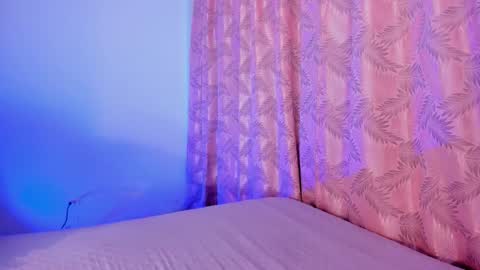 Snapshot of riley_bensongh chatting on 7, 11, 2025 Riley online show from 7, 11, 2025