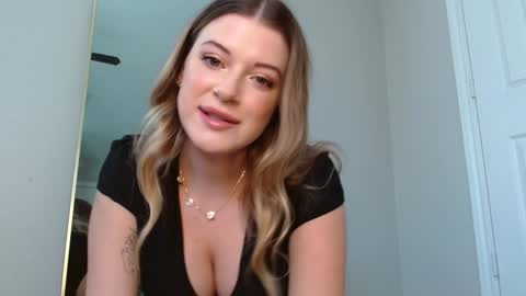 Snapshot of rileydepp chatting on 30, 12, 2024 riley depp online show from 30, 12, 2024