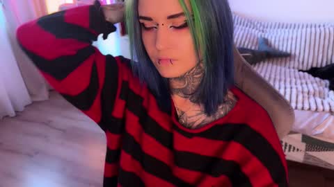   DianaBrite            fansl y online show from 3, 10, 2025