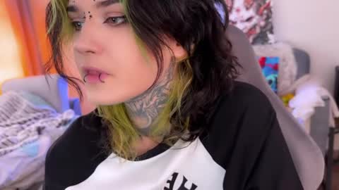   DianaBrite            fansl y online show from 19, 4, 2026