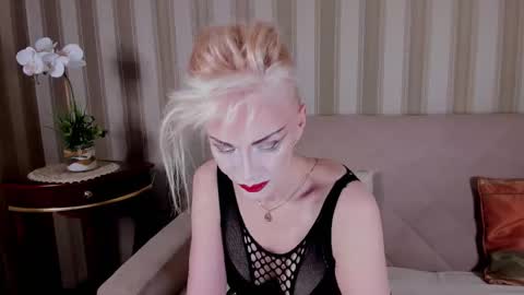 rita_farell online show from 8, 10, 2025