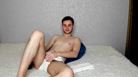 robert10211 online show from 6, 4, 2026