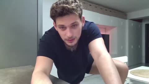 Snapshot of roberto_twink1 chatting on 4, 2, 2025 Roberto online show from 4, 2, 2025