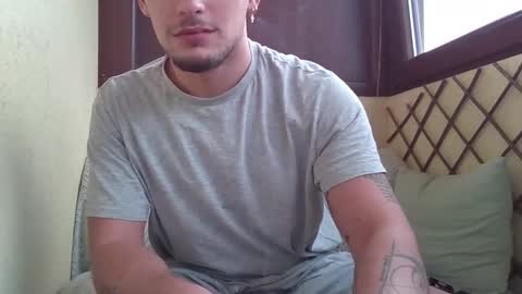 Snapshot of roberto_twink1 chatting on 26, 10, 2025 Roberto online show from 26, 10, 2025