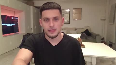 Snapshot of roberto_twink1 chatting on 2, 11, 2025 Roberto online show from 2, 11, 2025