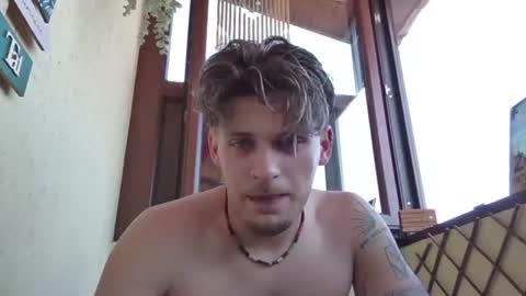 Snapshot of roberto_twink1 chatting on 21, 6, 2026 Roberto online show from 21, 6, 2026