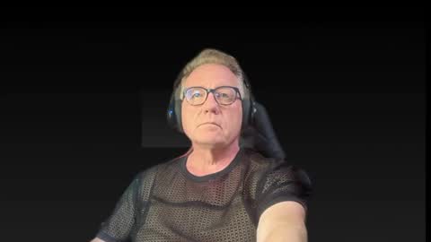 RobertTheRabbit online show from 21, 9, 2025