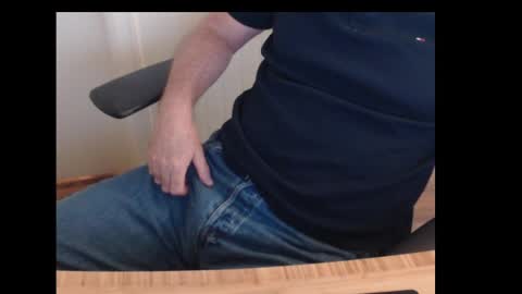 Snapshot of robidan6923 chatting on 17, 9, 2025 robidan6923 online show from 17, 9, 2025