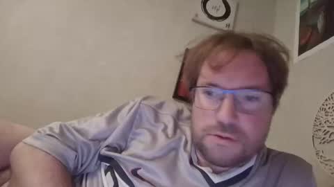 robinouhot online show from 6, 3, 2025