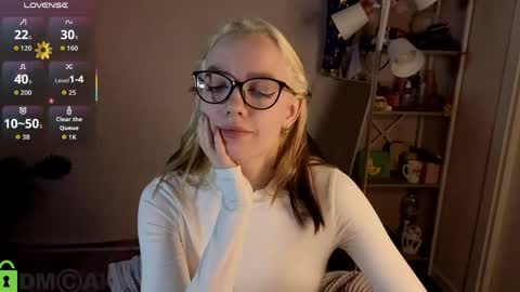Snapshot of rockett_bunny chatting on 13, 4, 2026 Rockett online show from 13, 4, 2026