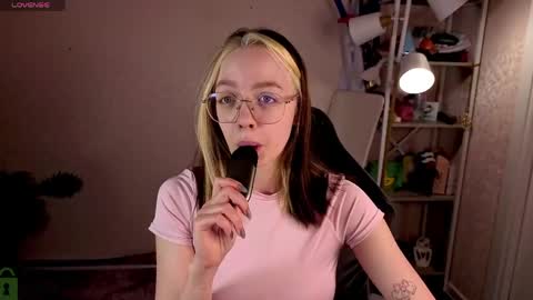 Snapshot of rockett_bunny chatting on 20, 4, 2026 Rockett online show from 20, 4, 2026