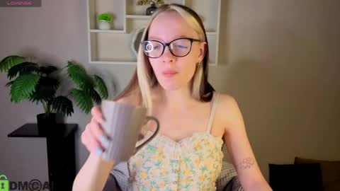 Snapshot of rockett_bunny chatting on 12, 5, 2026 Rockett online show from 12, 5, 2026