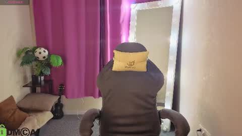 Snapshot of rockett_bunny chatting on 29, 6, 2026 Rockett online show from 29, 6, 2026