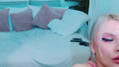 Snapshot of rockstarsgames chatting on 30, 5, 2026 Lina and Den online show from 30, 5, 2026