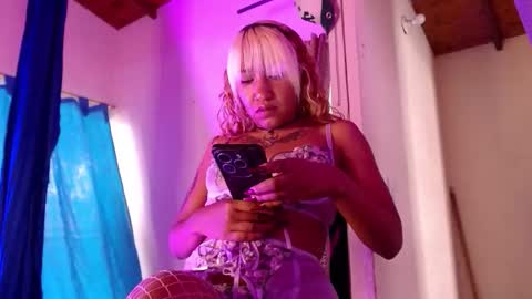Snapshot of rocxi_metamorph chatting on 25, 5, 2026 rocxi online show from 25, 5, 2026