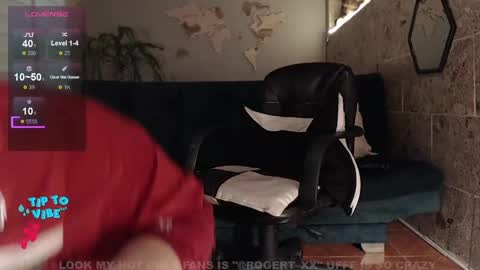 Snapshot of rogert_xx chatting on 4, 3, 2025 Rogert online show from 4, 3, 2025