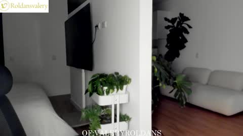 Valery Roldans online show from 1, 11, 2025