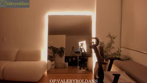 Valery Roldans online show from 2, 12, 2025