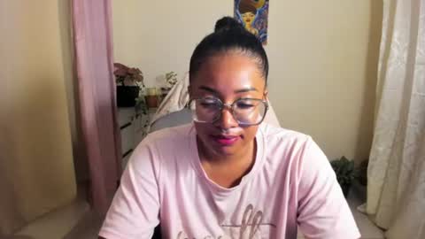 Snapshot of romantic_stargirl chatting on 9, 7, 2026 Is A Belle online show from 9, 7, 2026