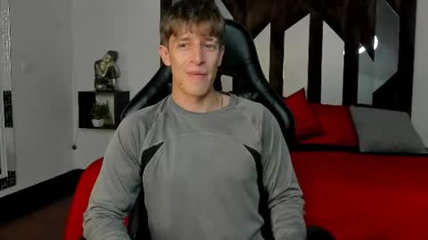 Snapshot of romeo_ricci1 chatting on 19, 7, 2026 Romeo Ricci online show from 19, 7, 2026