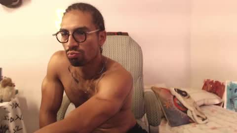 Snapshot of romeocolin_ chatting on 29, 5, 2026 R O M E O online show from 29, 5, 2026